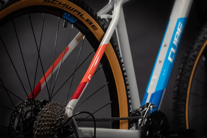 2021 Cube Aim Sl Mountain Bike in White-3