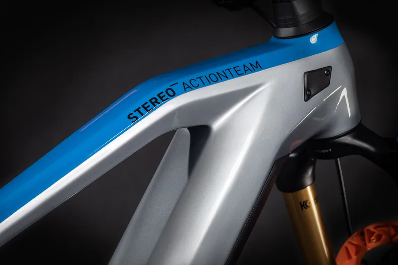 2021 Cube Stereo Hybrid 140 HPC Actionteam 625 Kiox eMTB in Silver-6