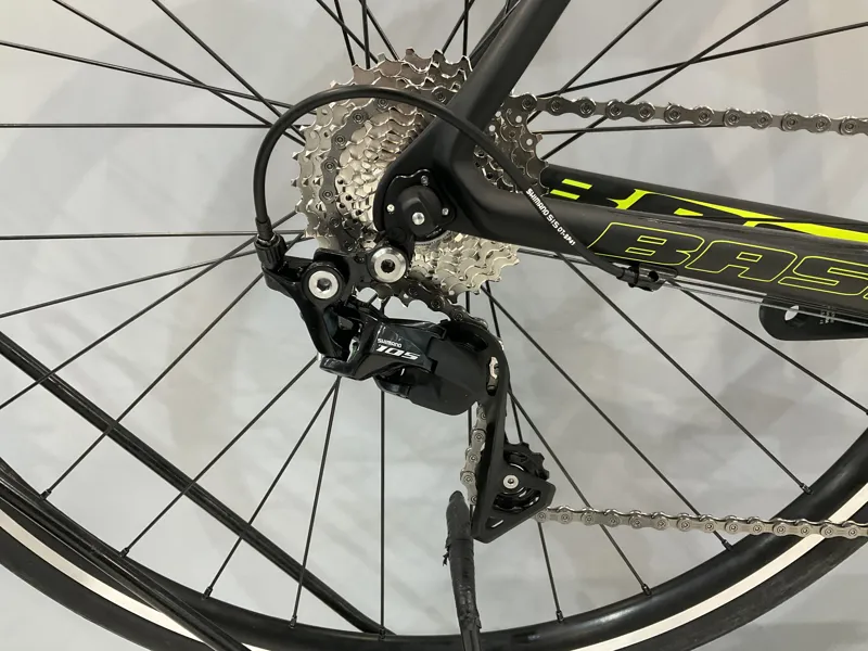 BASE Type RT Carbon Road Bike Shimano 105 in Black/Yellow Raw Carbon-2
