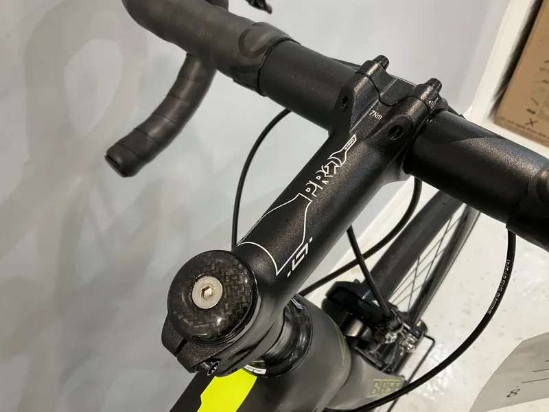 BASE Type RT Carbon Road Bike Shimano 105 in Black/Yellow Raw Carbon-4