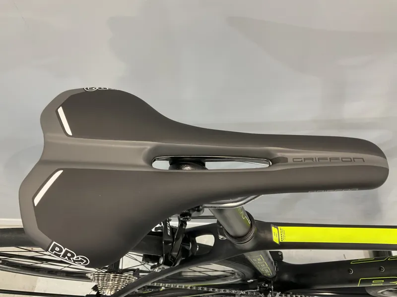 BASE Type RT Carbon Road Bike Shimano 105 in Black/Yellow Raw Carbon-8