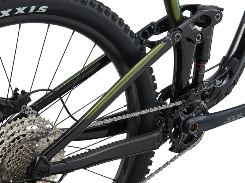 Giant Reign 29 2 Mountain Bike in Black-1