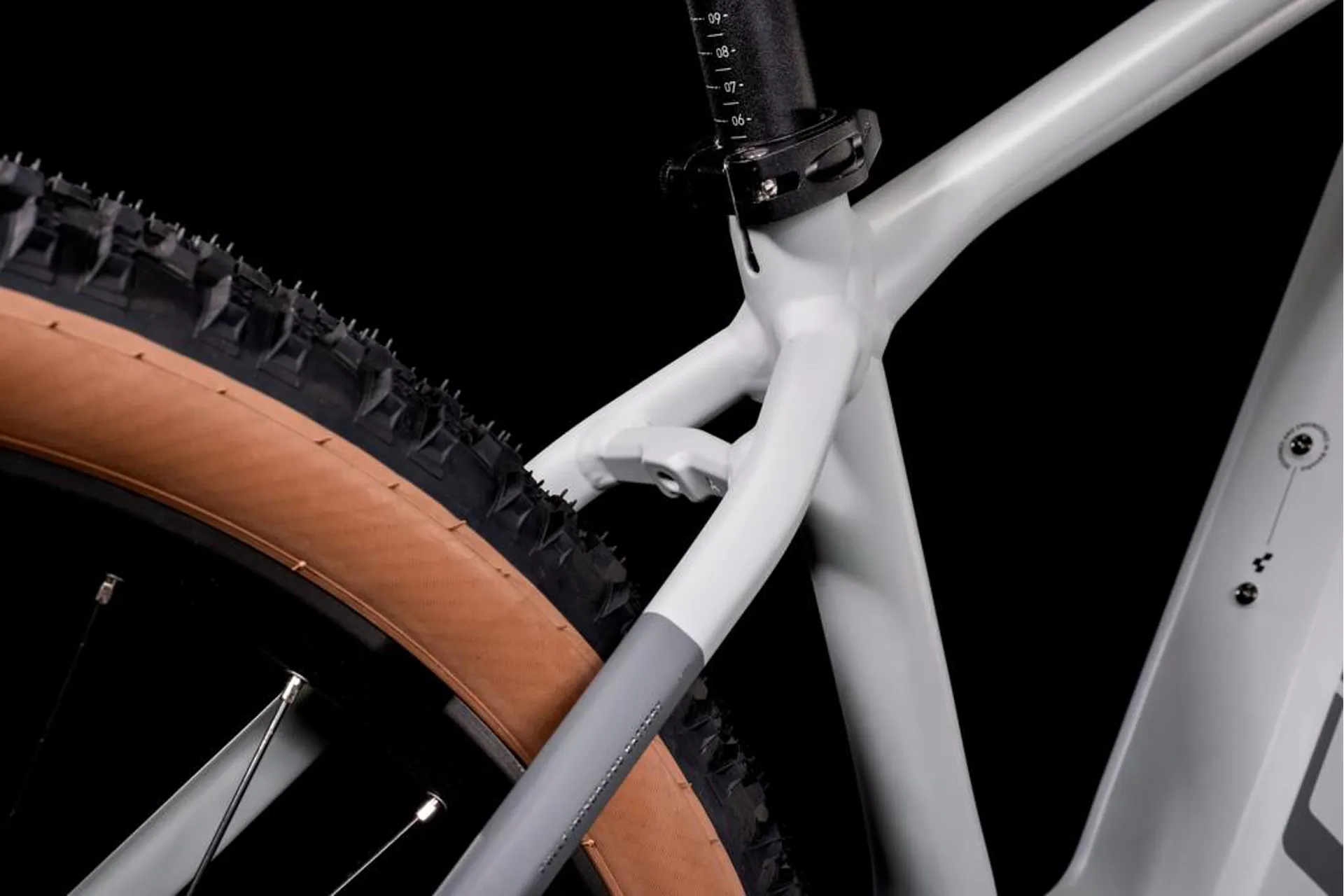 2022 Cube Reaction Hybrid Race 625 Electric Mountain Bike in Grey