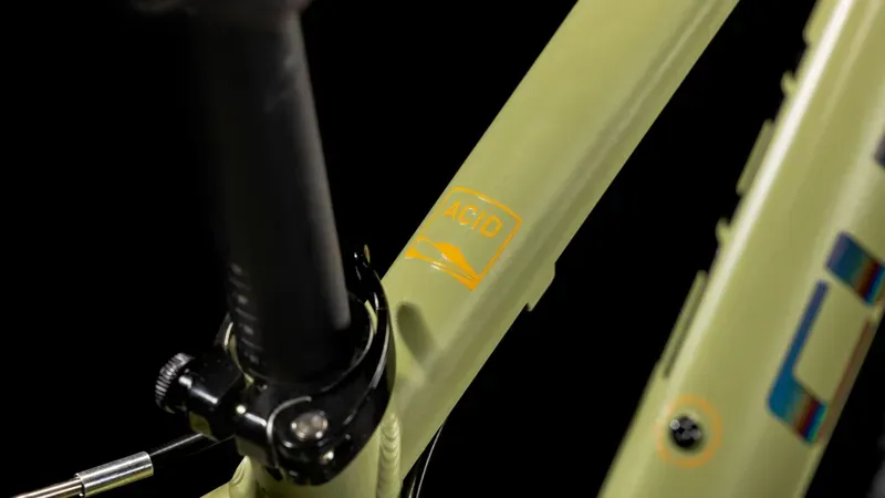 Cube Acid 240 Kids Bike in Light Olive/Orange-4