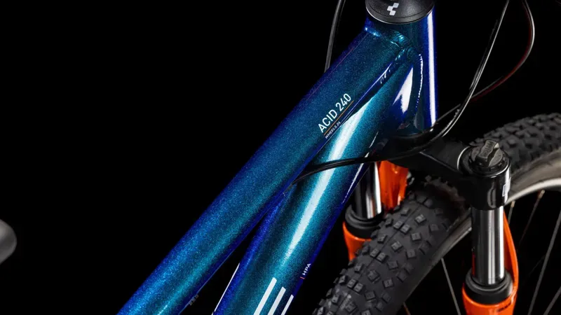 Cube Acid 240 Disc Kids Bike in in Actionteam-1