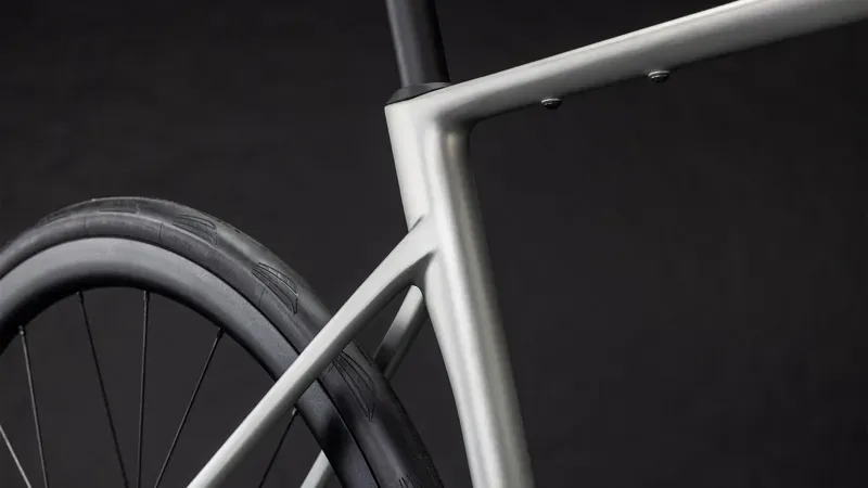 Cube Attain C:62 SLX Road Bike In Sleek Grey/Prism-7