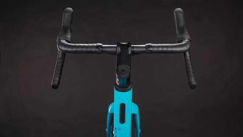 Cube Nuroad C:62 Pro Gravel Bike in Swimming Pool/Black-5