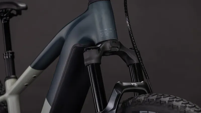 Cube Reaction Hybrid SLT 800 E-Hybrid Bike in Reed Beige/Sagebrush Green-6