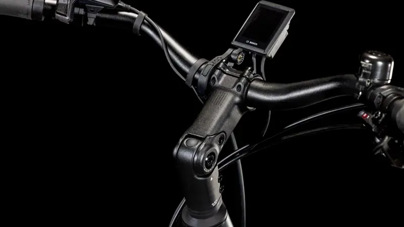 Cube Supreme Hybrid Pro 625 City E-Bike In Black/Spectral-3