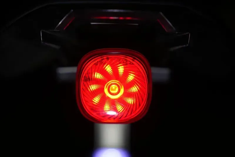 iGPSport TL50 Smart Tail Light in Black