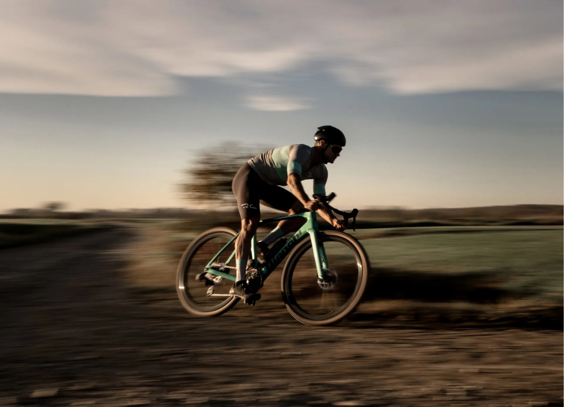 Gravel bike on trail