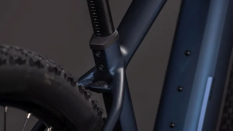 2026 Cube Reaction Hybrid Performance 600 in Indigoblue-4