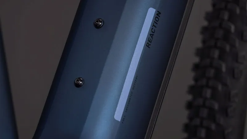 2026 Cube Reaction Hybrid Performance 600 in Indigoblue-3