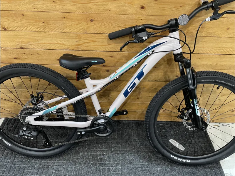 GT Stomper Ace 24in Kids Mountain Bike in Ace White-4