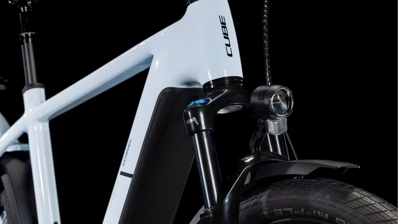 2025 Cube Kathmandu Hybrid One 600 in Polar White/Black-1