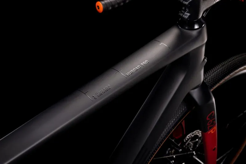 2022 Cube Nuroad C:62 Pro Carbon Gravel Bike in Grey-4