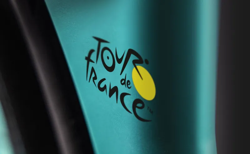 Bianchi Oltre RC Tour De France in Celeste Metallic-8