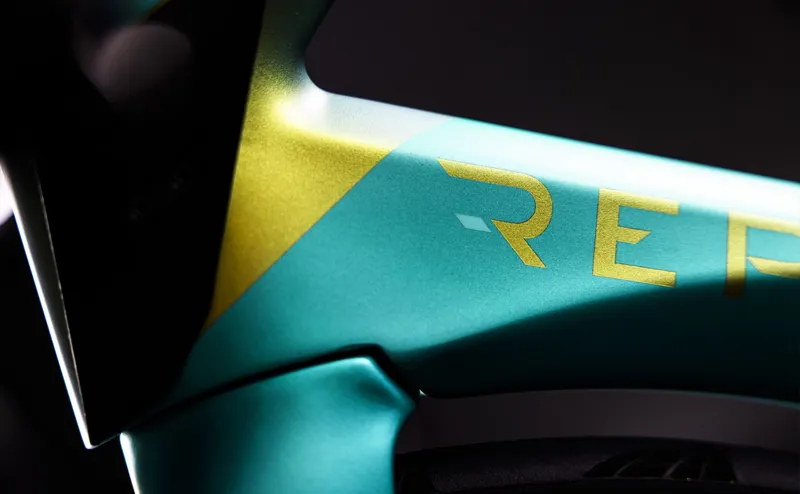 Bianchi Oltre RC Tour De France in Celeste Metallic-5